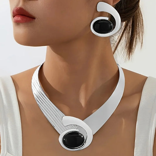 Lxalry Black and White Electroplated Armor Necklace for Women